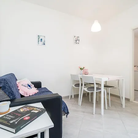 New Apartment Lukrecija With A Balcony Appartement *